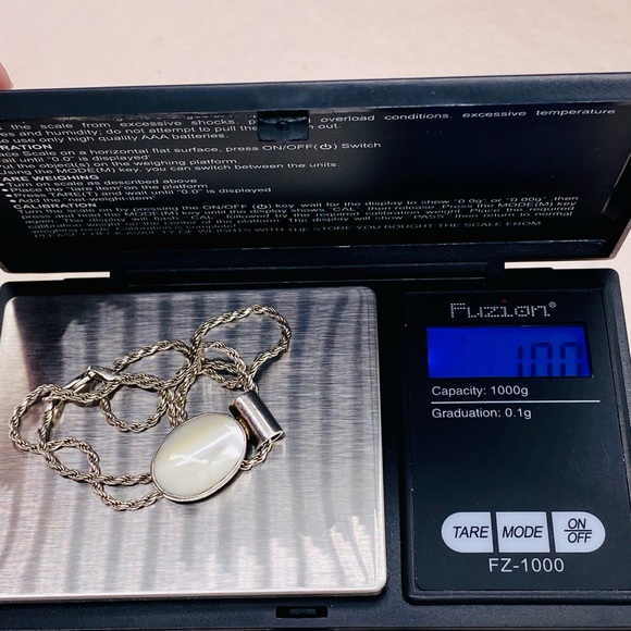 EUC Vintage Sterling Silver White Cats Eye Quartz Slide Pendant & Chain - Picture 13 of 14